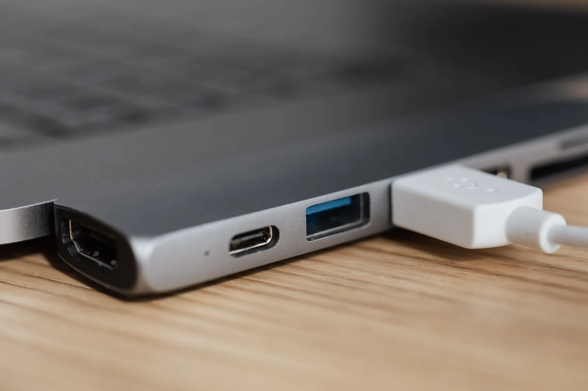 5G无线传输设备制造：射频模块选型对比与性能评估